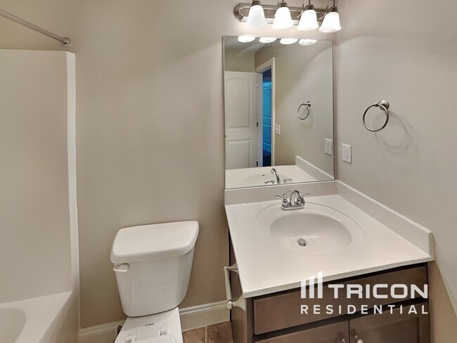 Foto del edificio - 5109 Cloverhill Dr