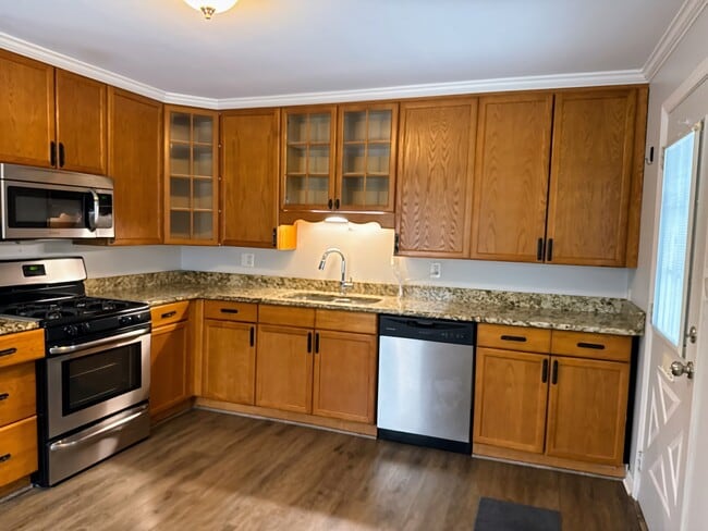 Foto del edificio - 905 Brentwood Dr