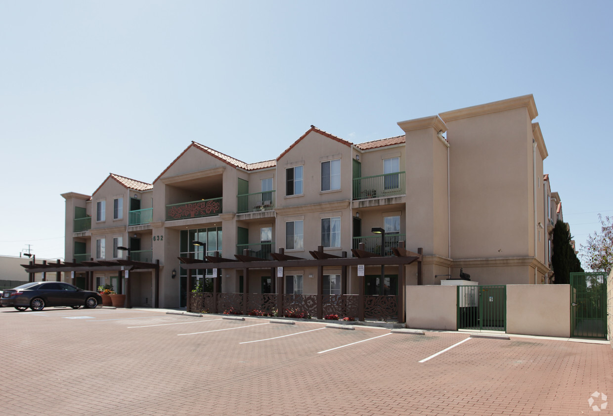 Foto del edificio - Carson Terrace Senior Apartments