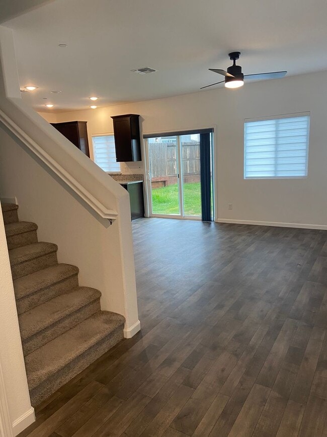 Foto del edificio - Cozy 3bdrm, 3 bath home in Rancho Cordova