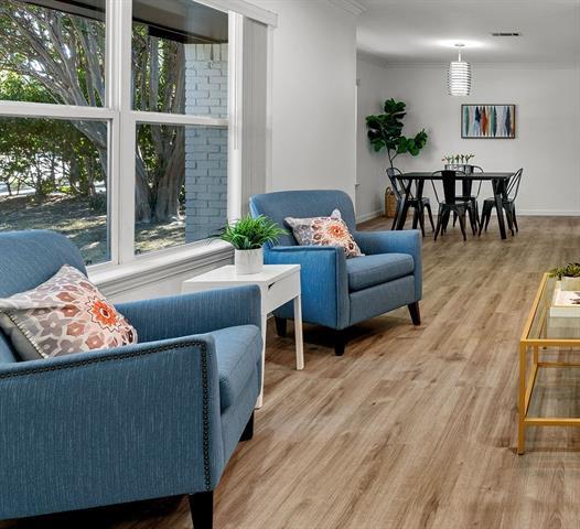 Foto del edificio - 5819 Forest Ln