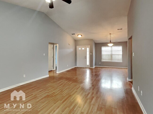 Foto del edificio - 170 Rolling Oaks Dr
