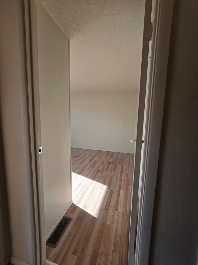 Building Photo - 168 Sackett Rd