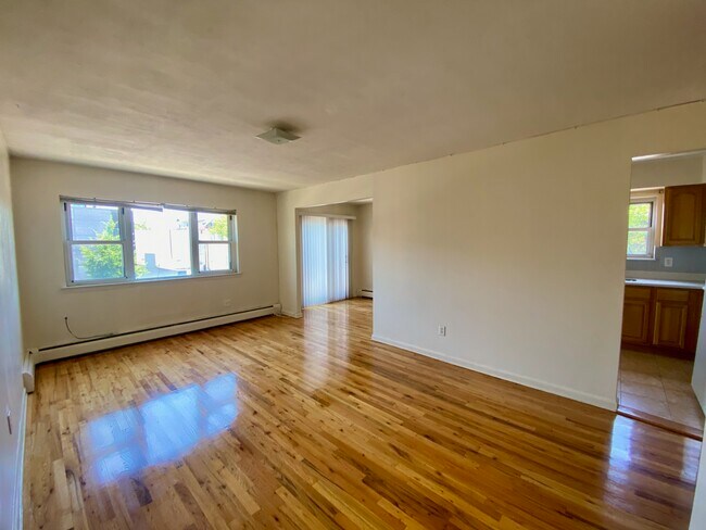 Building Photo - 3554 33rd St