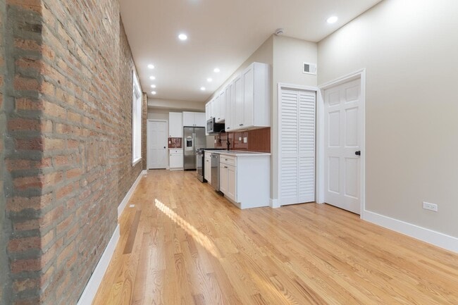 Building Photo - 1303 W Flournoy St