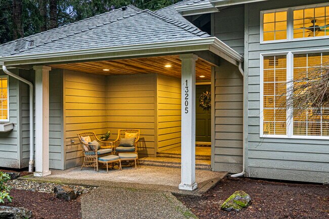 Building Photo - 13205 Foxglove Dr NW
