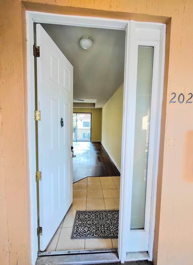 Foto del edificio - 300 Via Castilla