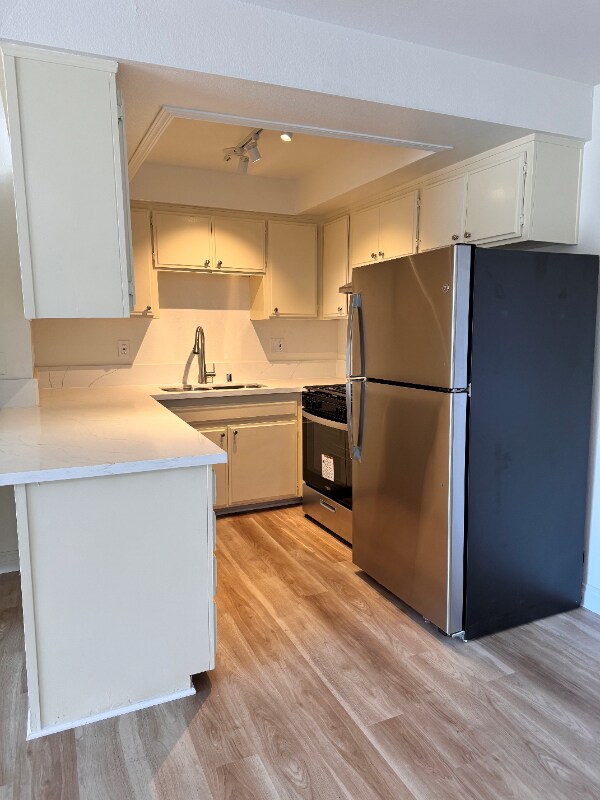 Foto del edificio - 2425 Purdue Ave