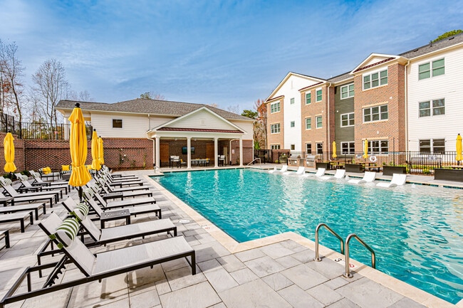 Photo - Governors on North Henry Apartments