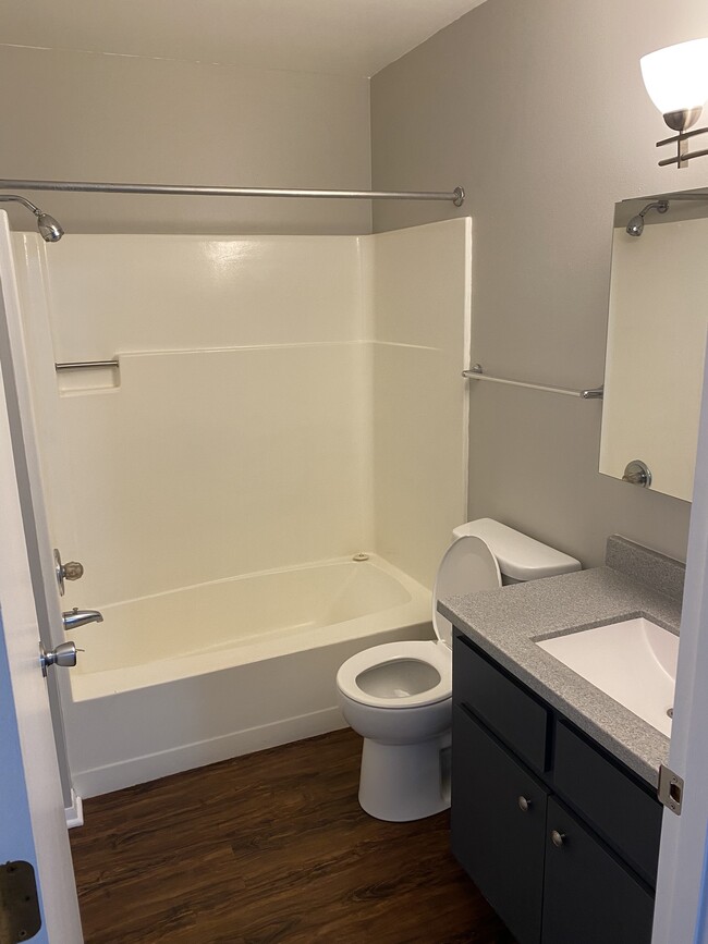Bathroom - 1648 Sunfield St