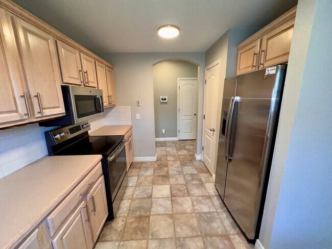 Building Photo - 4 Ridgeview Ln