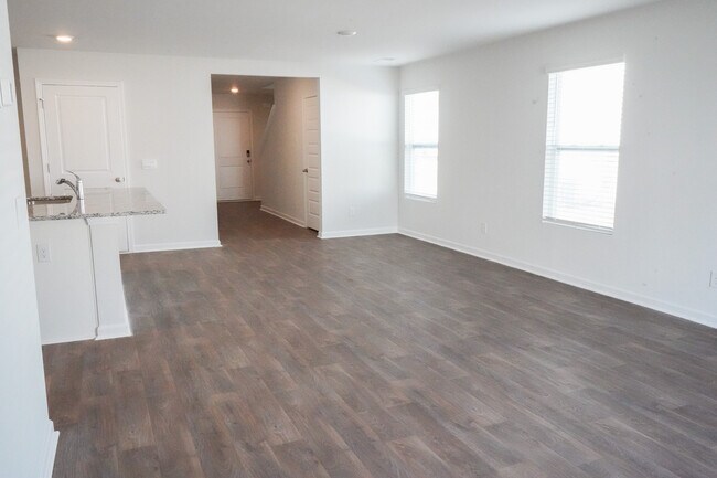 Building Photo - 497 Coconut Dr