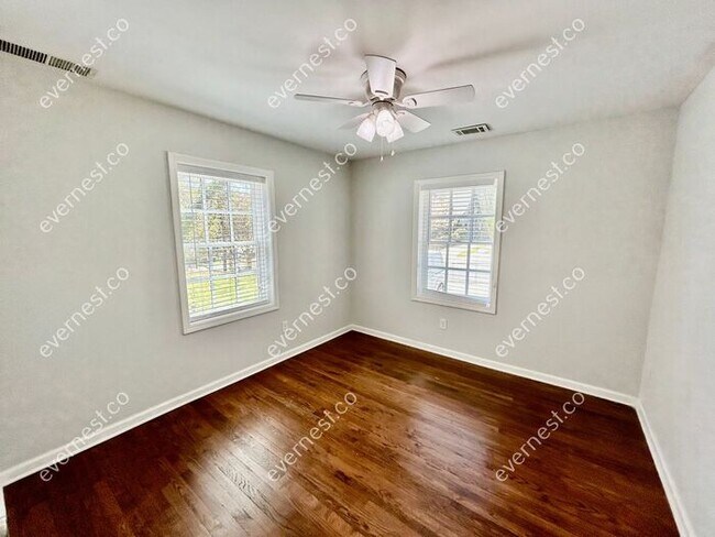 Foto del edificio - 814 S McDonough St