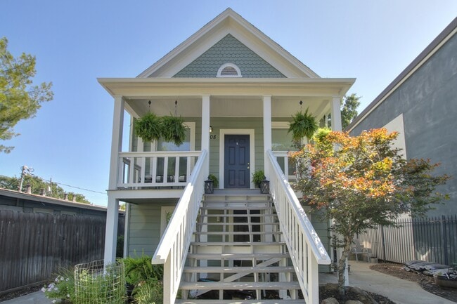 Building Photo - 3108 2nd Ave