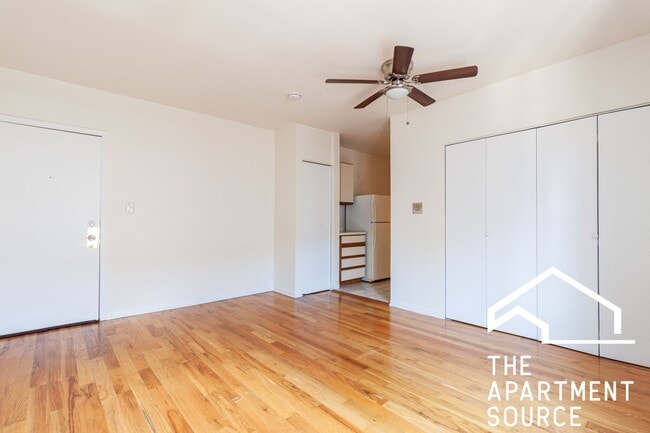 Foto del edificio - 817 W Cornelia Ave