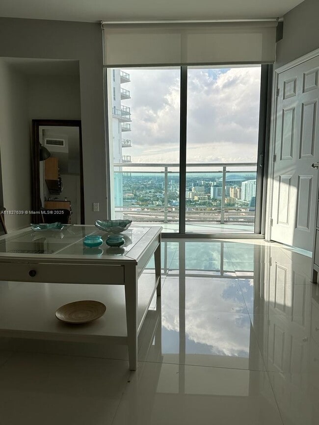 Building Photo - 350 S Miami Ave