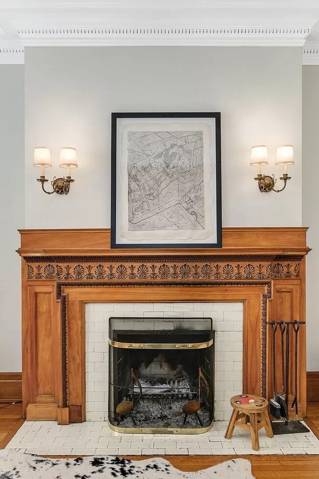 Living Room Fireplace - 1210 N Astor St