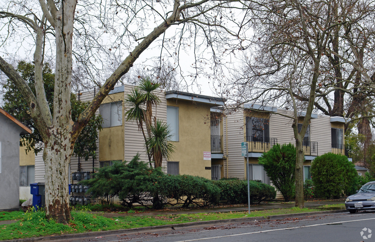 Building Photo - Marantha Apartments