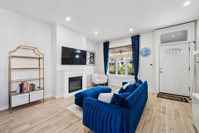 Foto del edificio - Luxury 3-Bedroom Corner Home minutes from ...