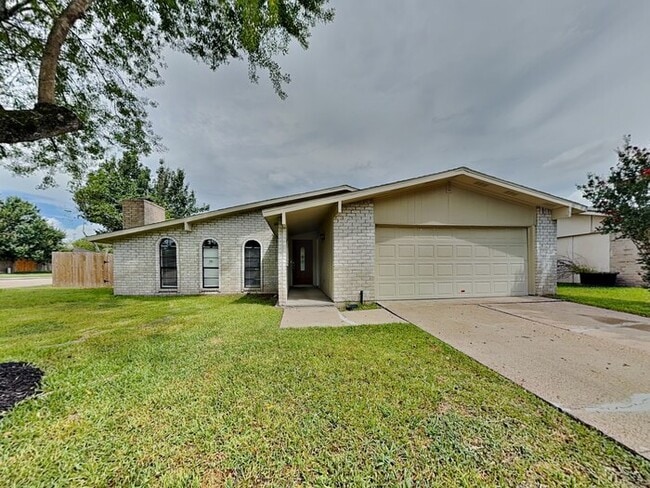 Building Photo - 3926 Broken Elm Dr
