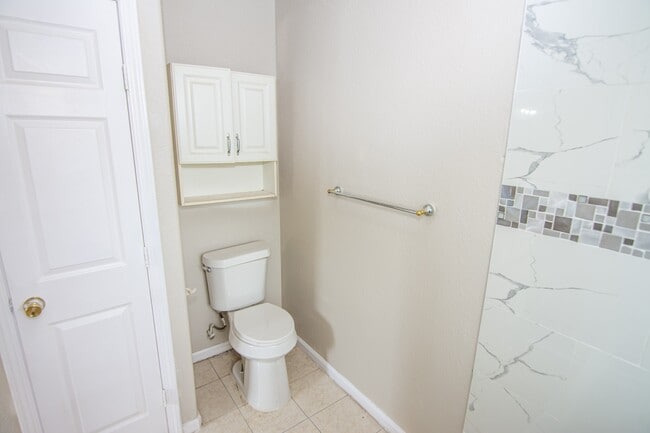 Building Photo - 2611 Ashington Dr