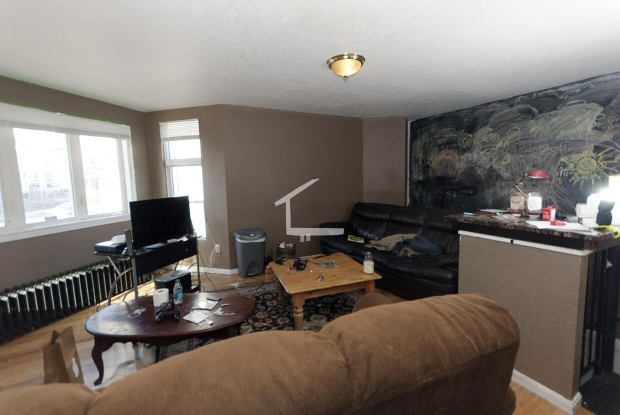 Sunny, Spacious 5-bed with 3 Bathrooms! - Sunny, Spacious 5-bed with 3 Bathrooms!