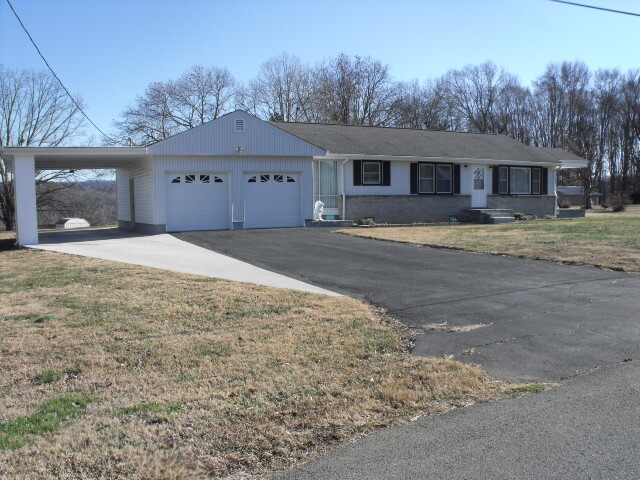 Primary Photo - 327 E Williams Rd