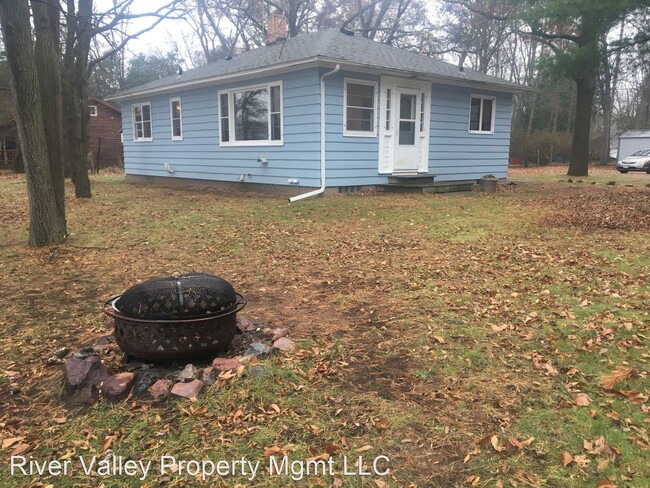 Building Photo - 3 br, 1 bath House - 3320 Riverview Dr