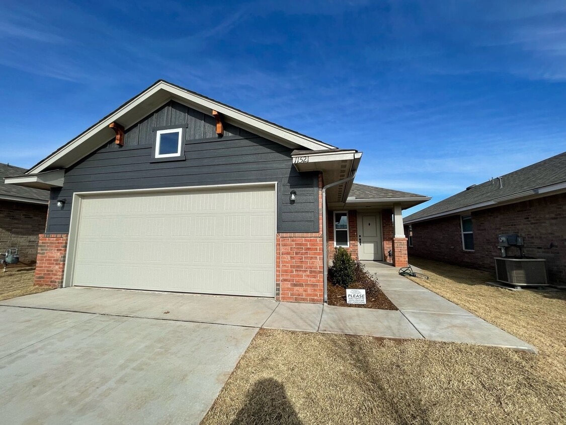 Primary Photo - 3 bed Yukon