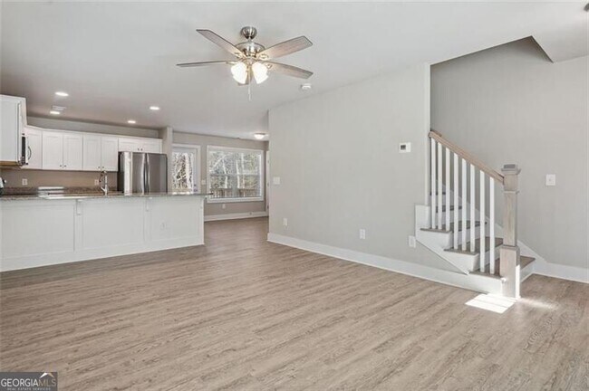 Building Photo - 5280 Chrysler Dr