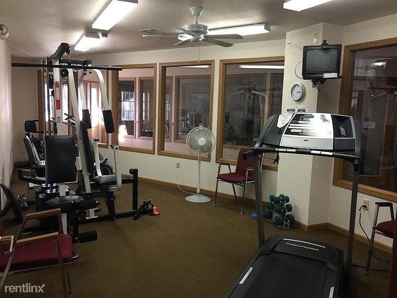 357 Cottonwood Ave, Hartland, WI 53029 Room for Rent in Hartland