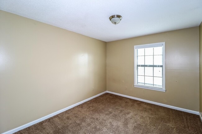 Foto del edificio - 3048 Ingleside Dr