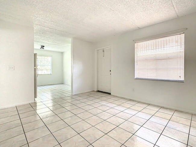 Building Photo - 714 Michigan Ct