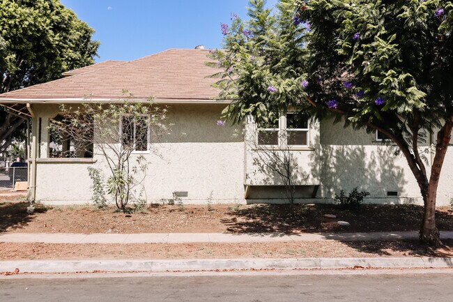 Building Photo - 5687 Hub St