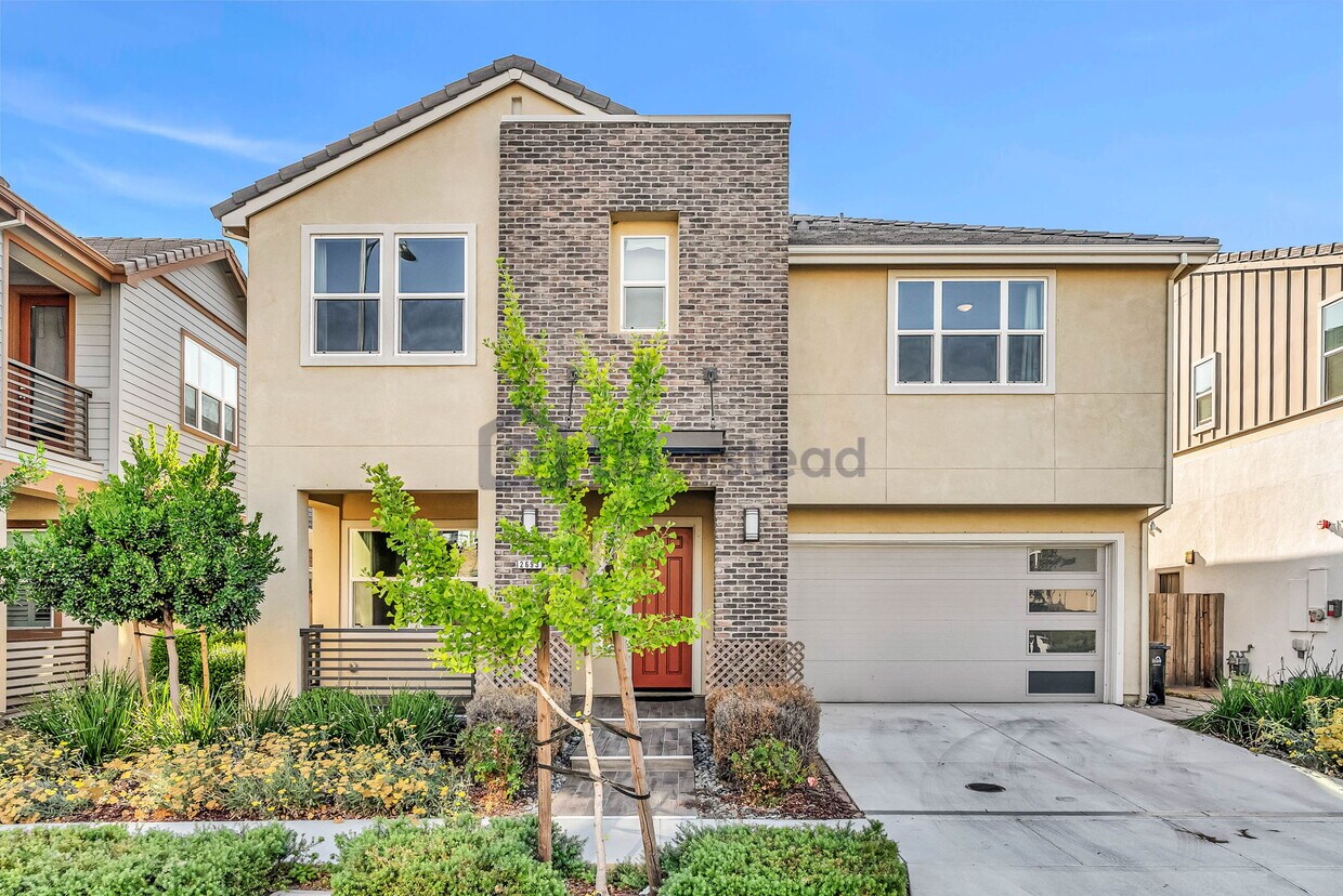 Foto principal - 2693 Tranquility St