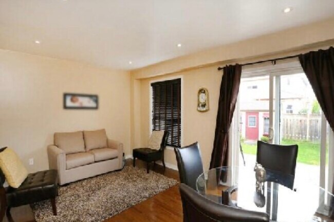 Building Photo - 148 Cadillac Cres