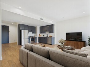 Building Photo - Vica Silver Lake