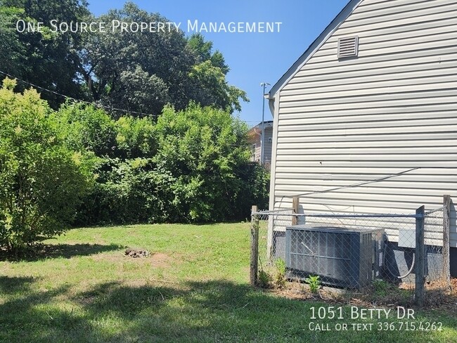 Photo - 1051 Betty Dr- House