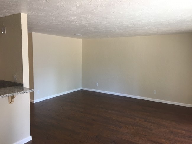 Building Photo - The Highlander Apartments