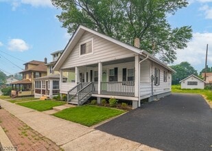 Building Photo - 21 Ledgewood Ave