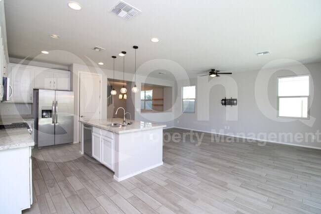 Foto del edificio - 9911 E Telemetry Dr