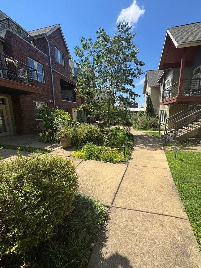 Photo - Beautiful 2 bed /1 bath condo in desirable Germantown - walking distance to coffee shops, restaur...