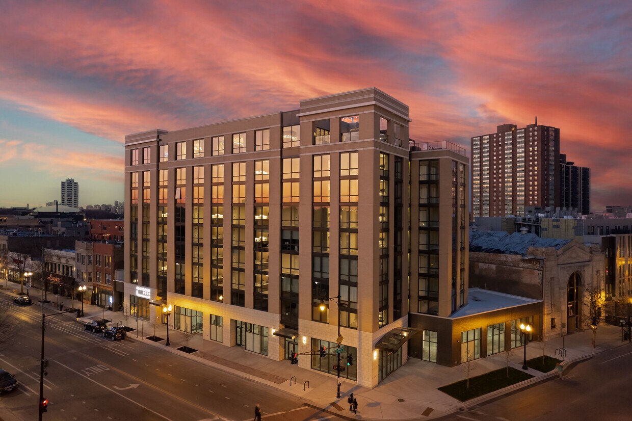 Primary Photo - 4621 N Broadway