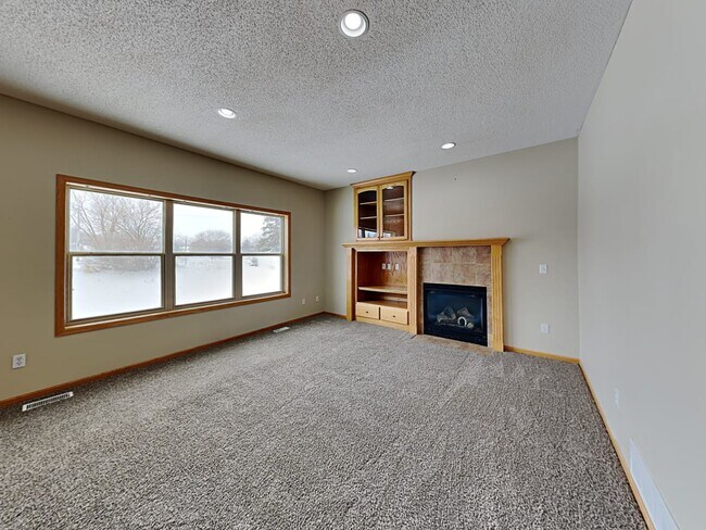 Building Photo - 3329 Lachman Ct NE