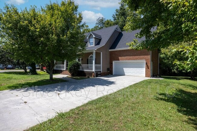 Foto del edificio - 1725 Brookwood Dr NE