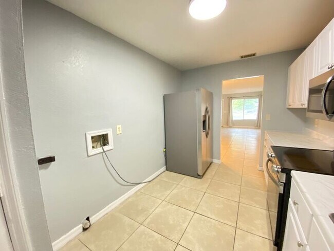Foto del edificio - 605 Northlake Blvd