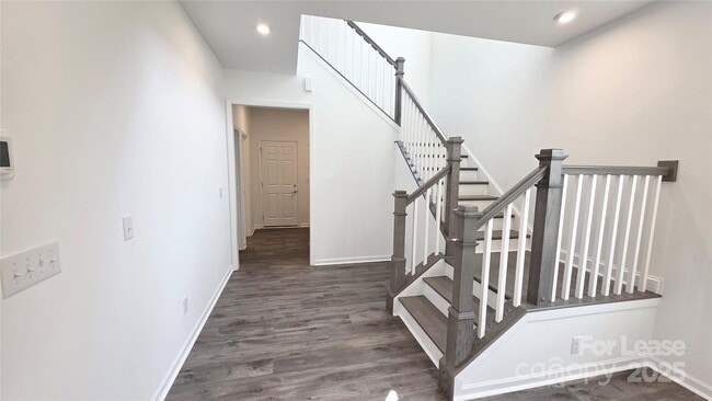 Building Photo - 15918 Parkside crossing Dr