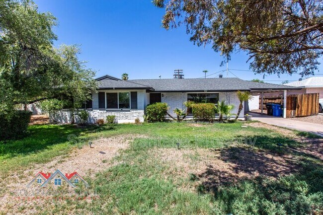 Foto del edificio - 1606 E Sierra Vista Dr