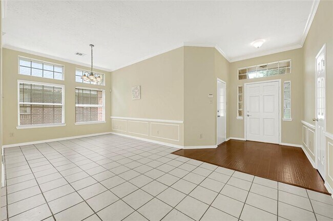 Foto del edificio - 7914 Rothesay Chase Rd