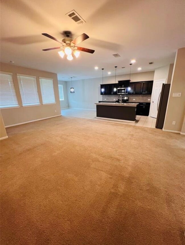 Building Photo - 9506 Summer River Dr